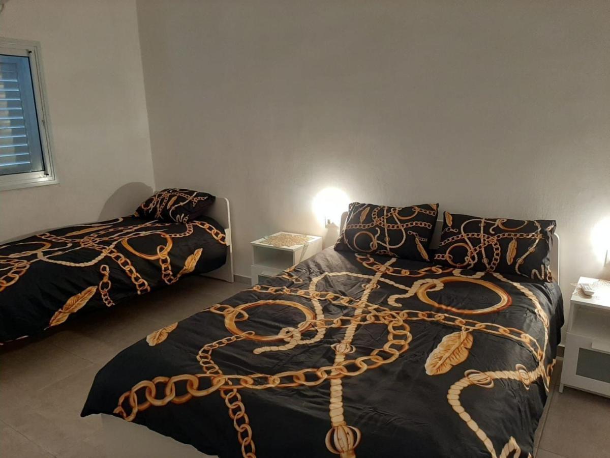 Romy Suites Deluxe 内坦亚 外观 照片