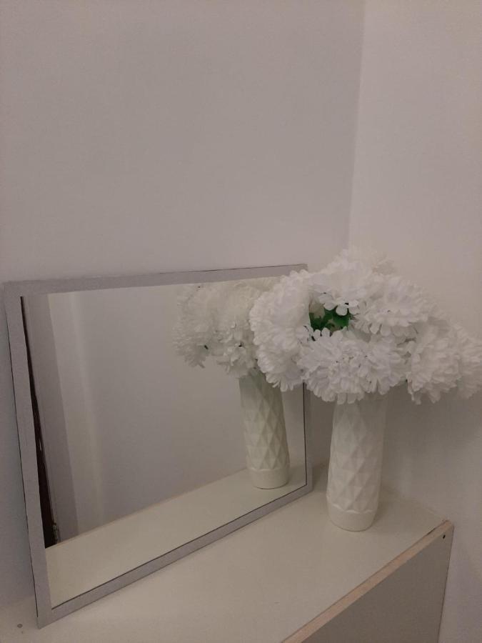 Romy Suites Deluxe 内坦亚 外观 照片